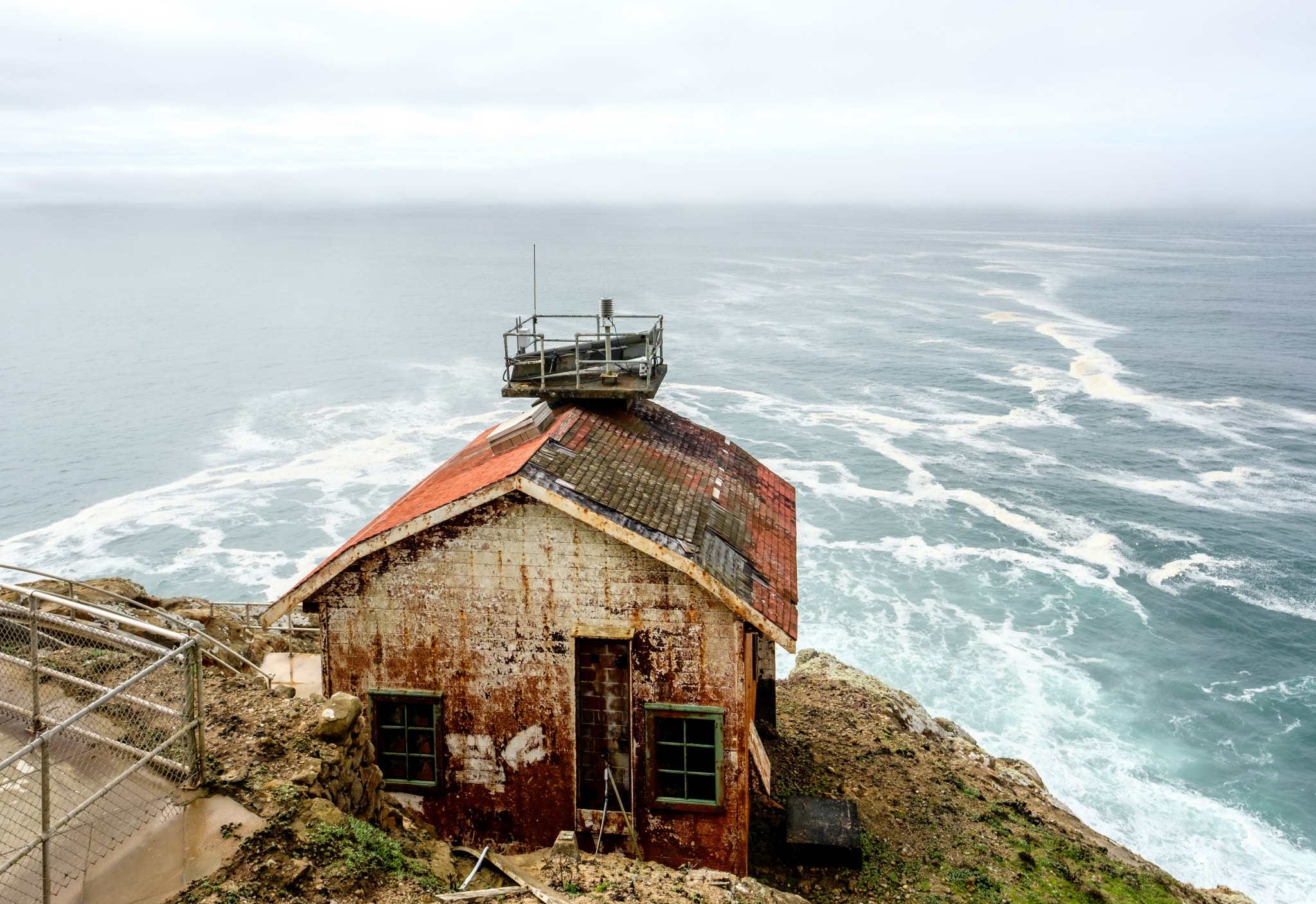 rusty cabin at point reyes pacific coast P3QZU8Z